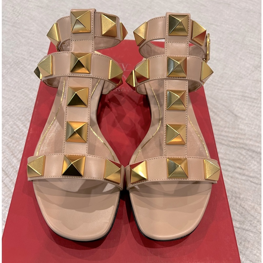 VALENTINO ROMAN STUD FLAT CALFSKIN SANDAL